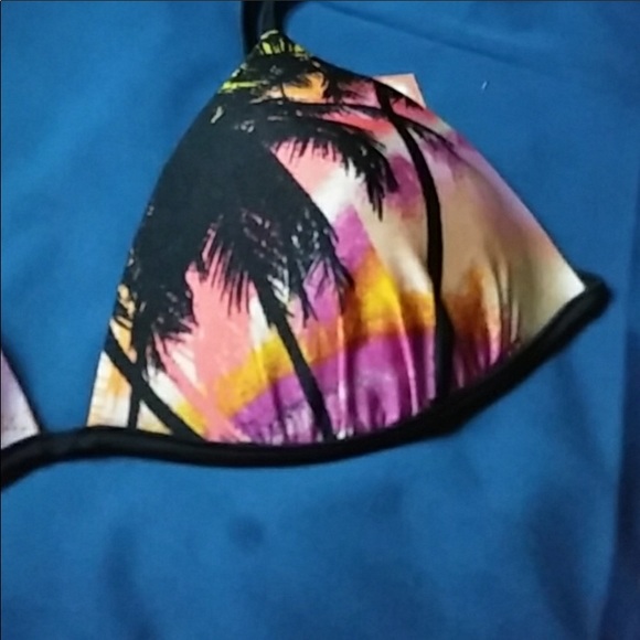 Mudd Molded Padded Pushup Triangle Halter PalmTop - Picture 4 of 6